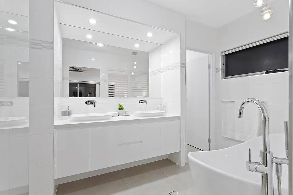 Bliss On Paradise Island Gold Coast Villa