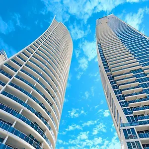 Apartment H Star Residences-- Paradise Stayz, Gold Coast